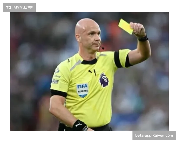 英超裁判职业化进程推进 专职裁判制度提升执法水平