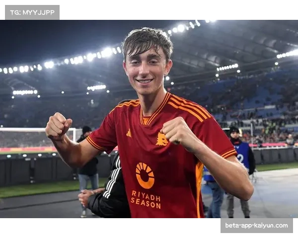 三中卫结构与快速反击克制 曼联热刺较量展现战术多样性